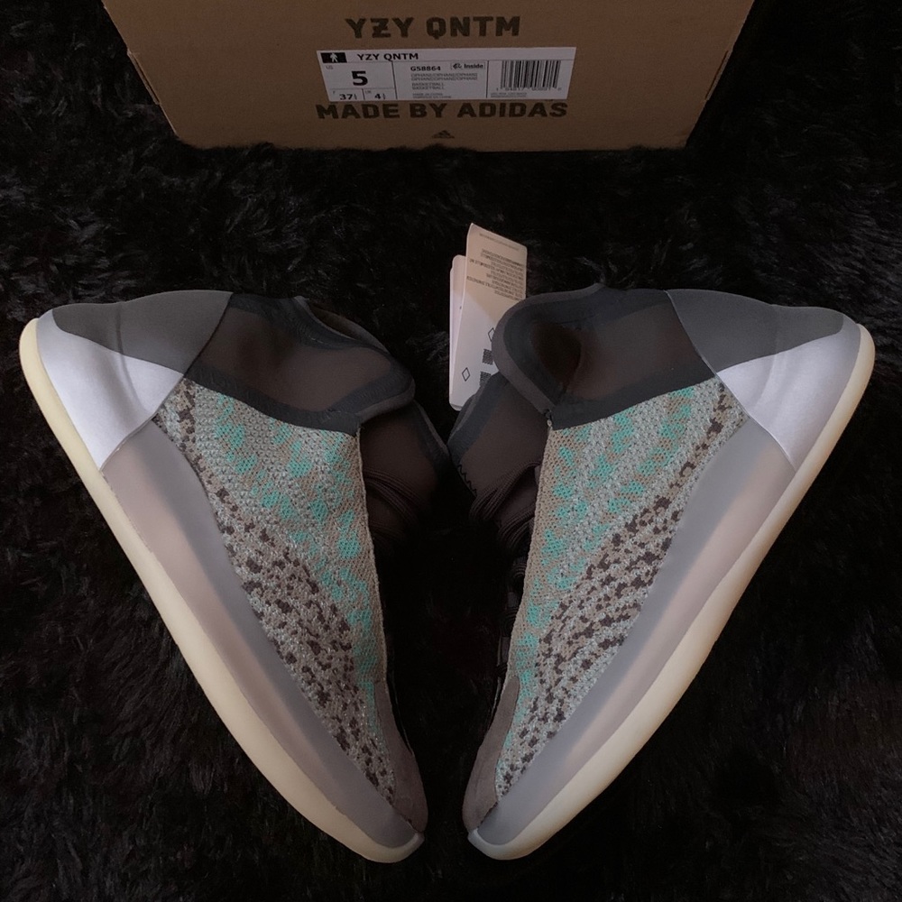 Yeezy QNTM “Teal Blue” Shoes Size 5